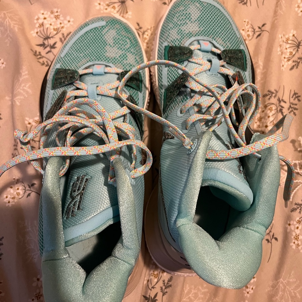 Brand new Kyrie 7s never worn